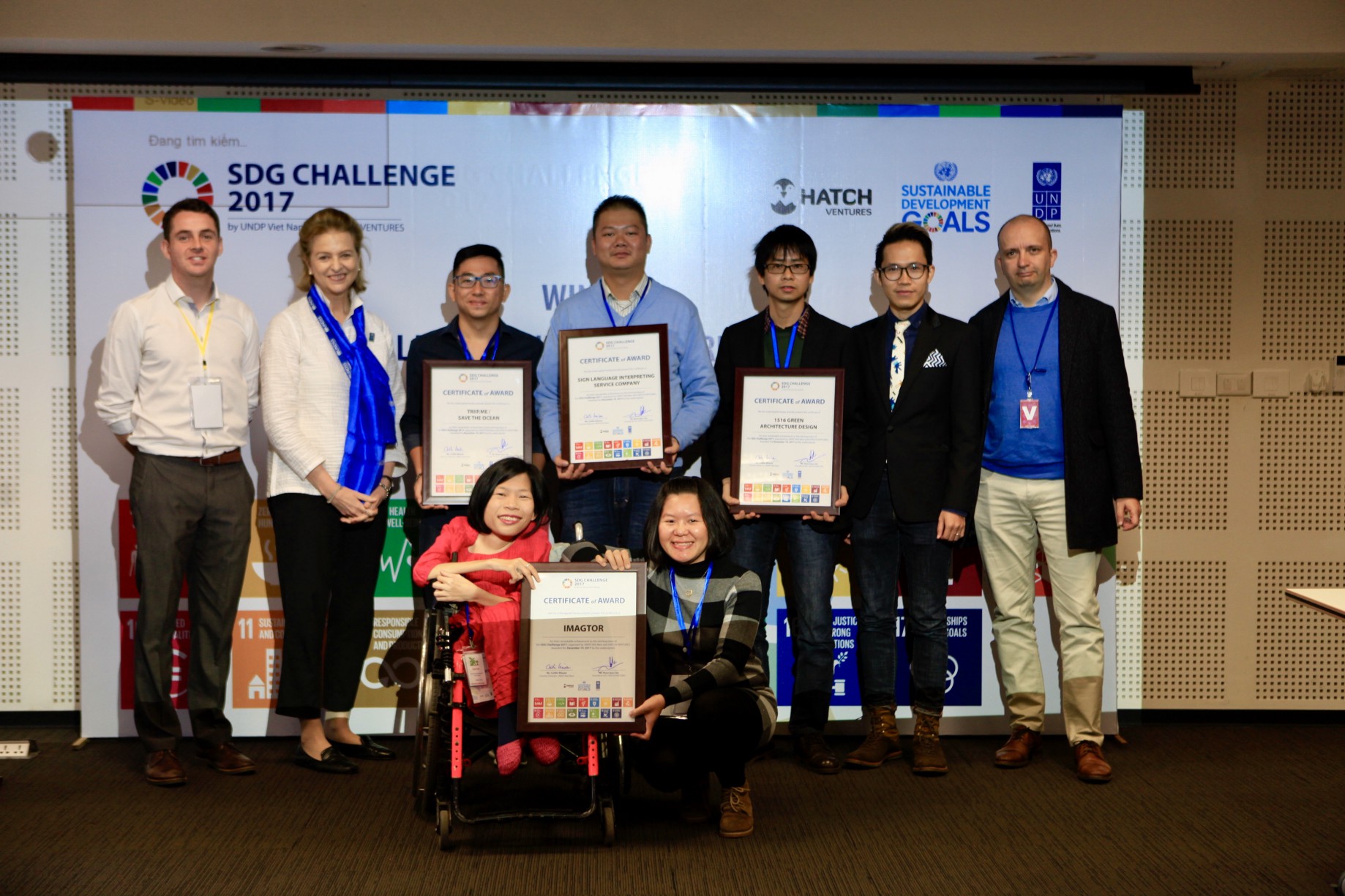 HEAD Foundation Innovative Social Enterprise Award (Education) at the DBS-NUS Social Venture Challenge Asia 2017 HEAD Foundation Innovative Social Enterprise Award (Education) at the DBS-NUS Social Venture Challenge Asia 2017