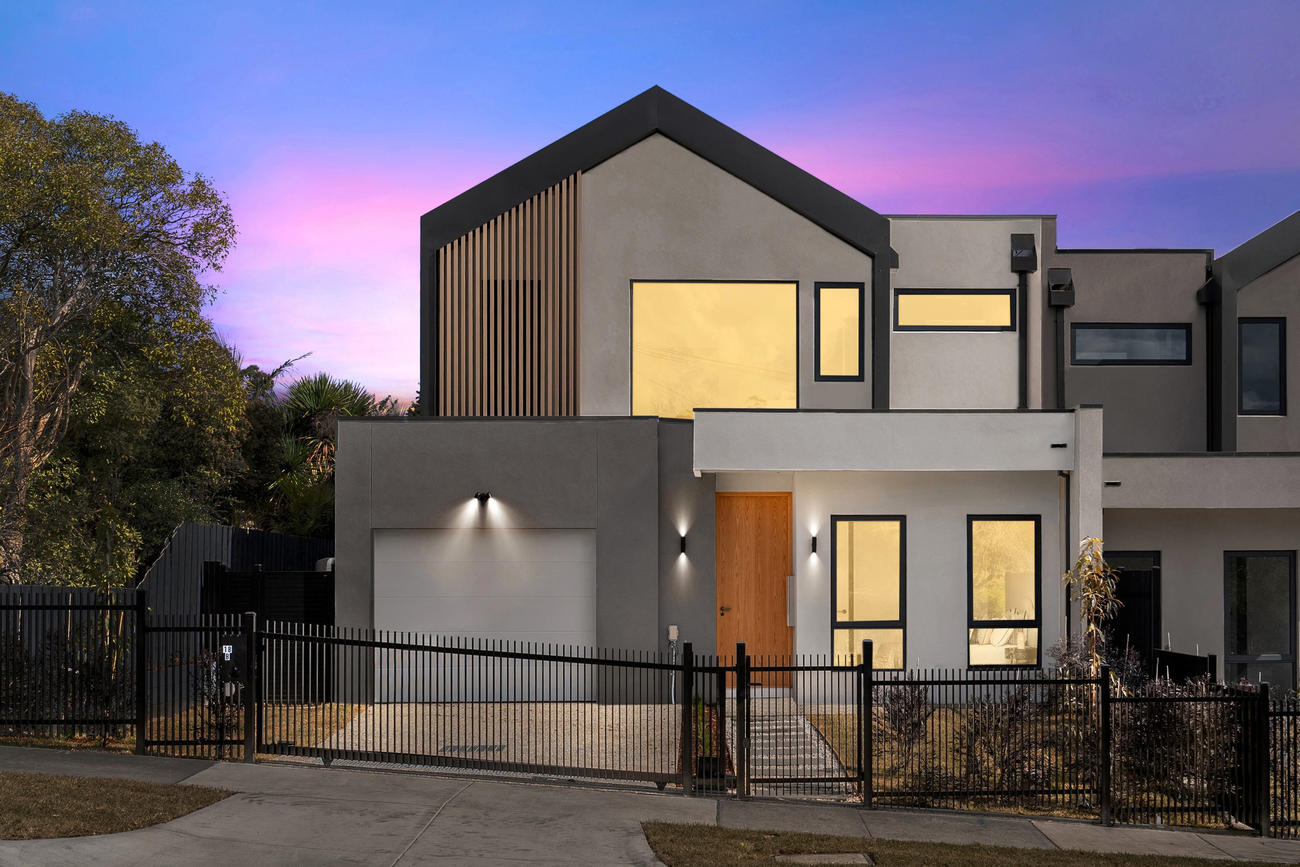 Day To Dusk - Highlight Architecture Features Dusk