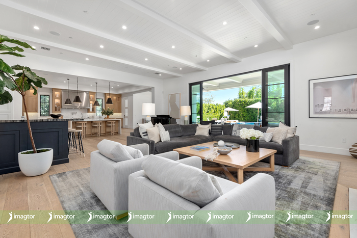 Understanding the Challenge of Exposure: Interiors vs. Windows Understanding the Challenge of Exposure: Interiors vs. Windows