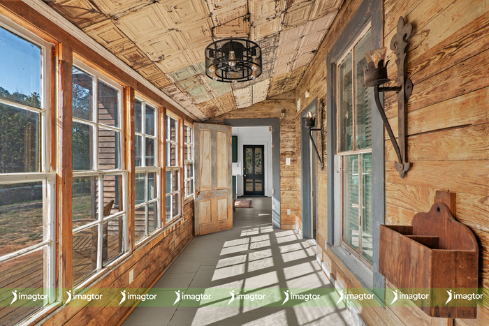 Choosing the Right Wide-Angle Lens Choosing the Right Wide-Angle Lens