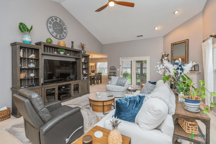 Why mixed lighting causes color casts